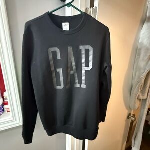 GAP Men's Black Crewneck Sweater